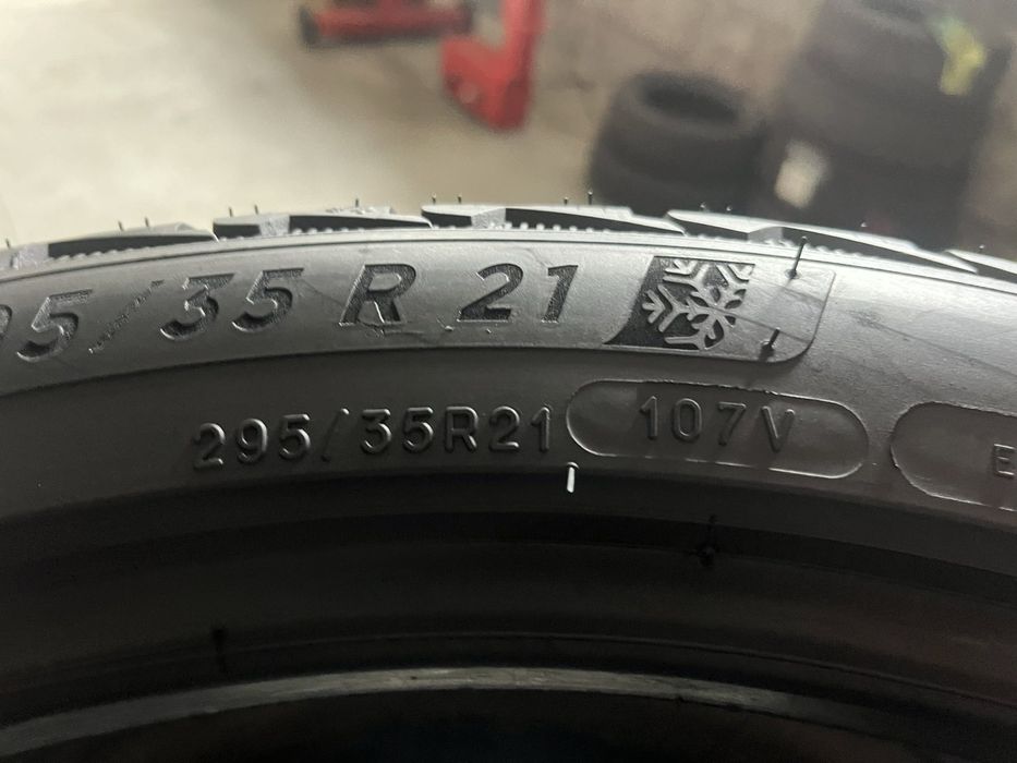 295/35/21+265/40/21 R21 Michelin Pilot Alpin 5 4шт зима