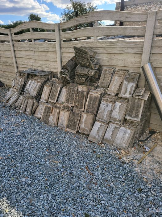 Sprzedam dachówkę cementowa z rozbiórki dachu