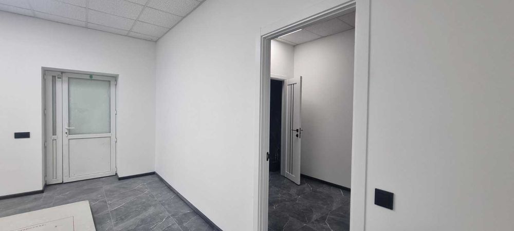 Здається приміщення. Центр.