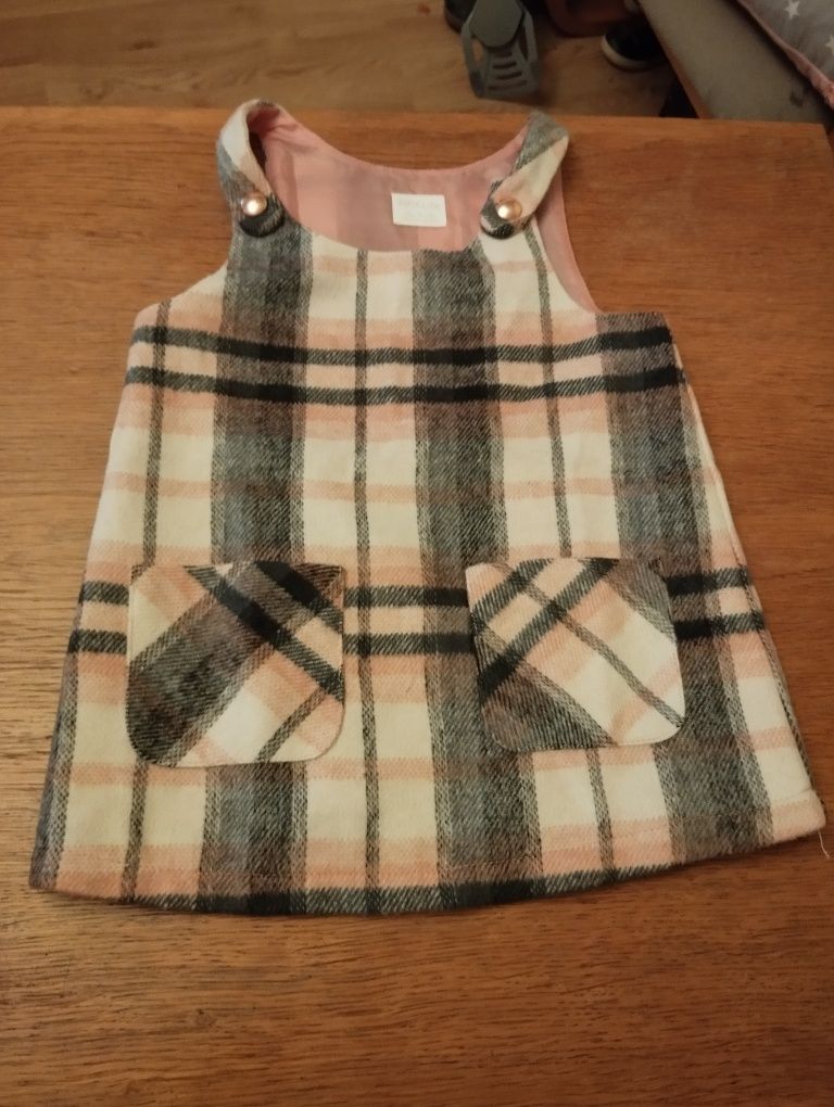 Sukienka w kratkę
