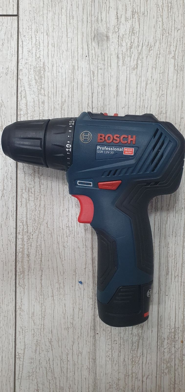 Акумуляторний шуруповерт BOSCH GSR 12V 30