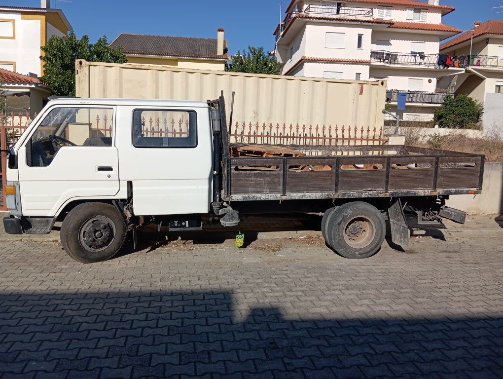 Carrinha Toyota cabine dupla 250
