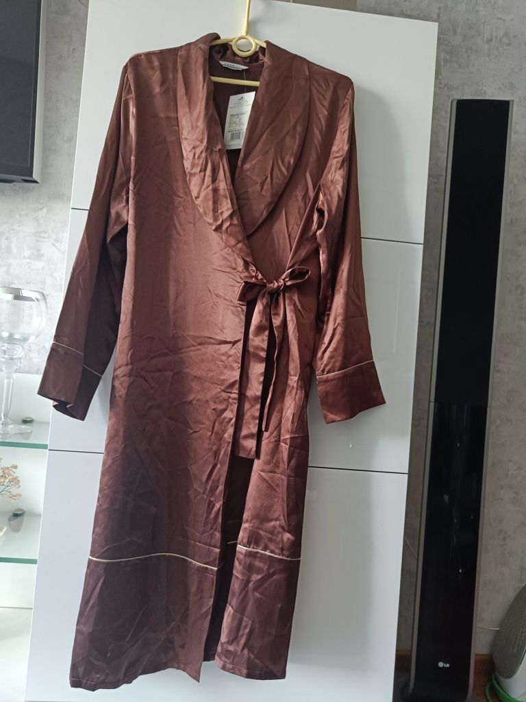 Szlafrok satynowy z firmy Mewa r.40