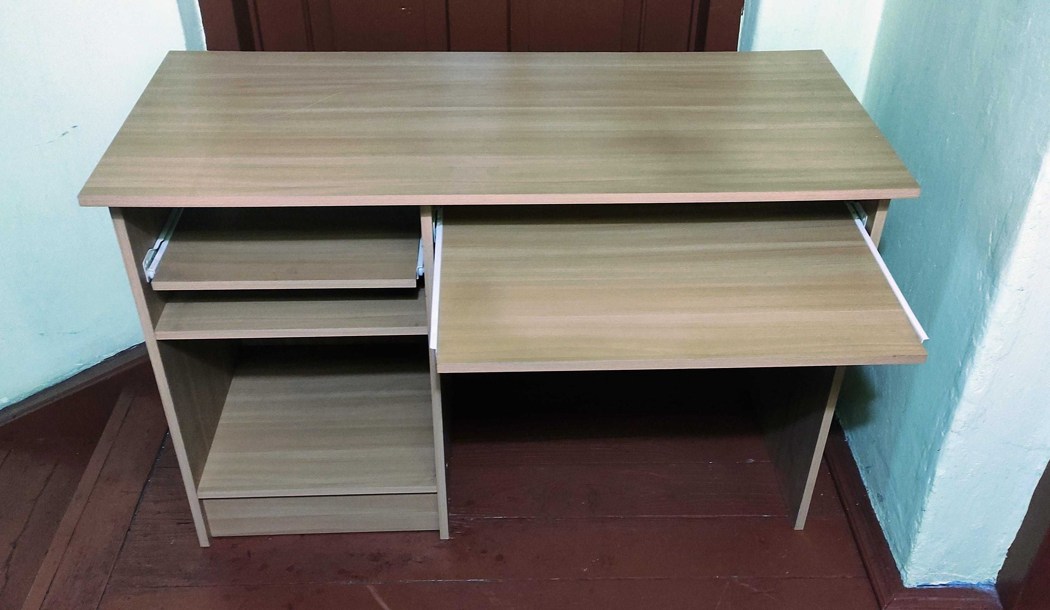 Stolik / biurko komputerowe z wysuwanymi półkami