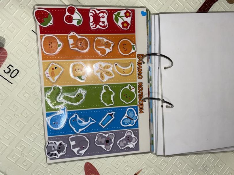 Розвиваючий альбом на липучках