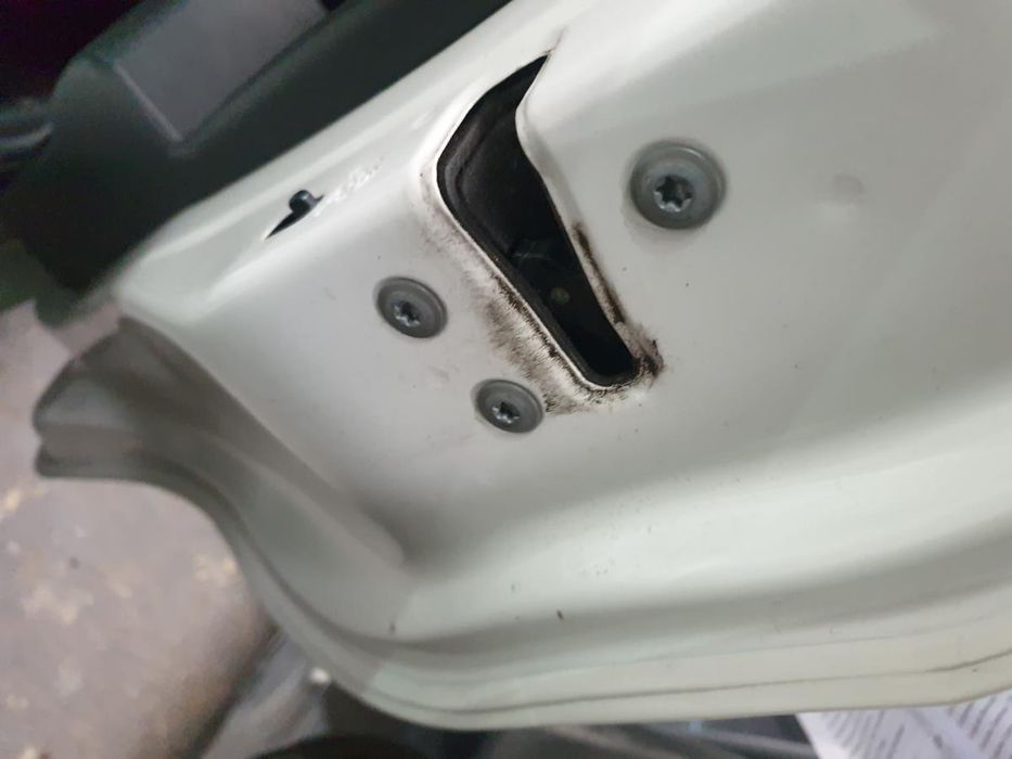 Fechadura / fecho porta frente direito TOYOTA Aygo (_B4_)