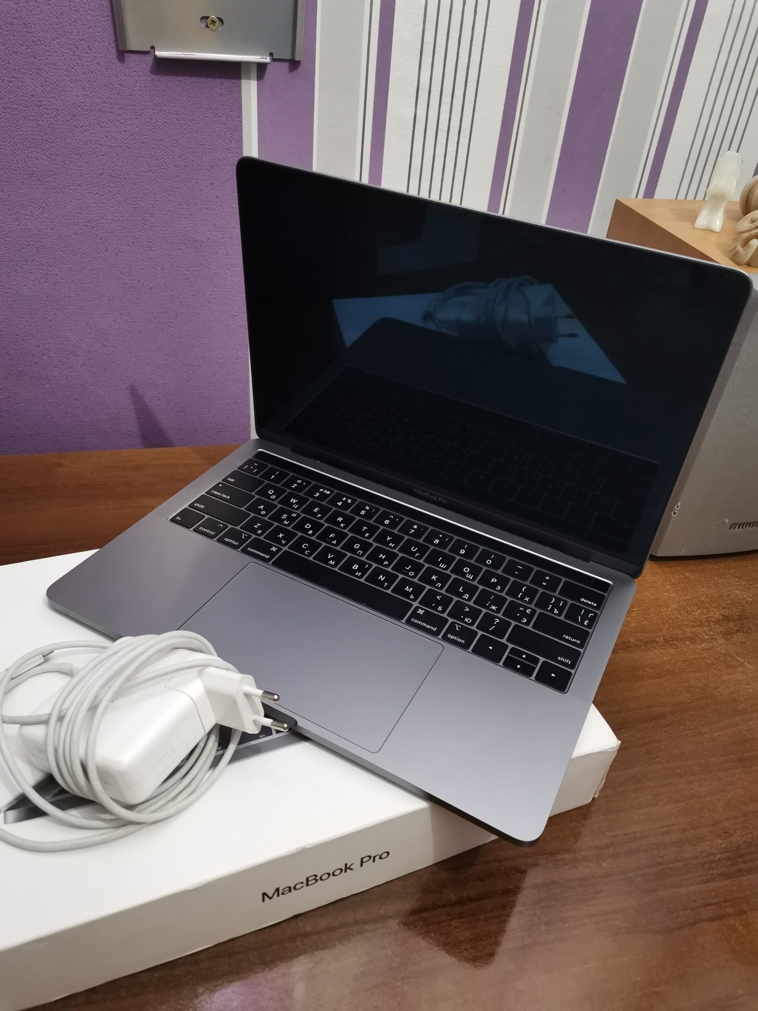 Macbook pro 13.3 model A1989 МакБук весь комплект
