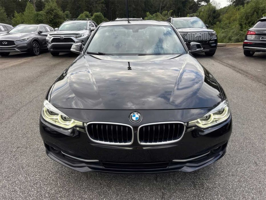 BMW 3 Series 330i      2018