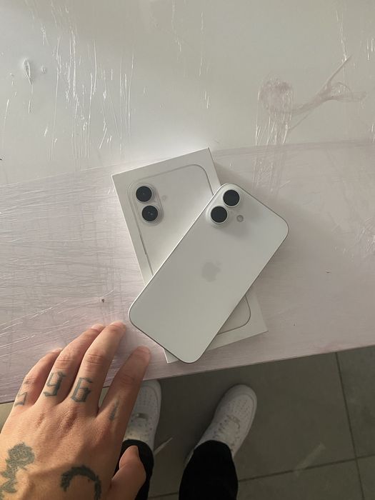 IPhone 16  oferta