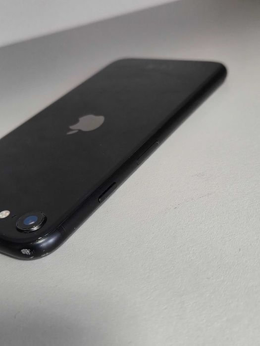 Telefon IPhone SE 2020
