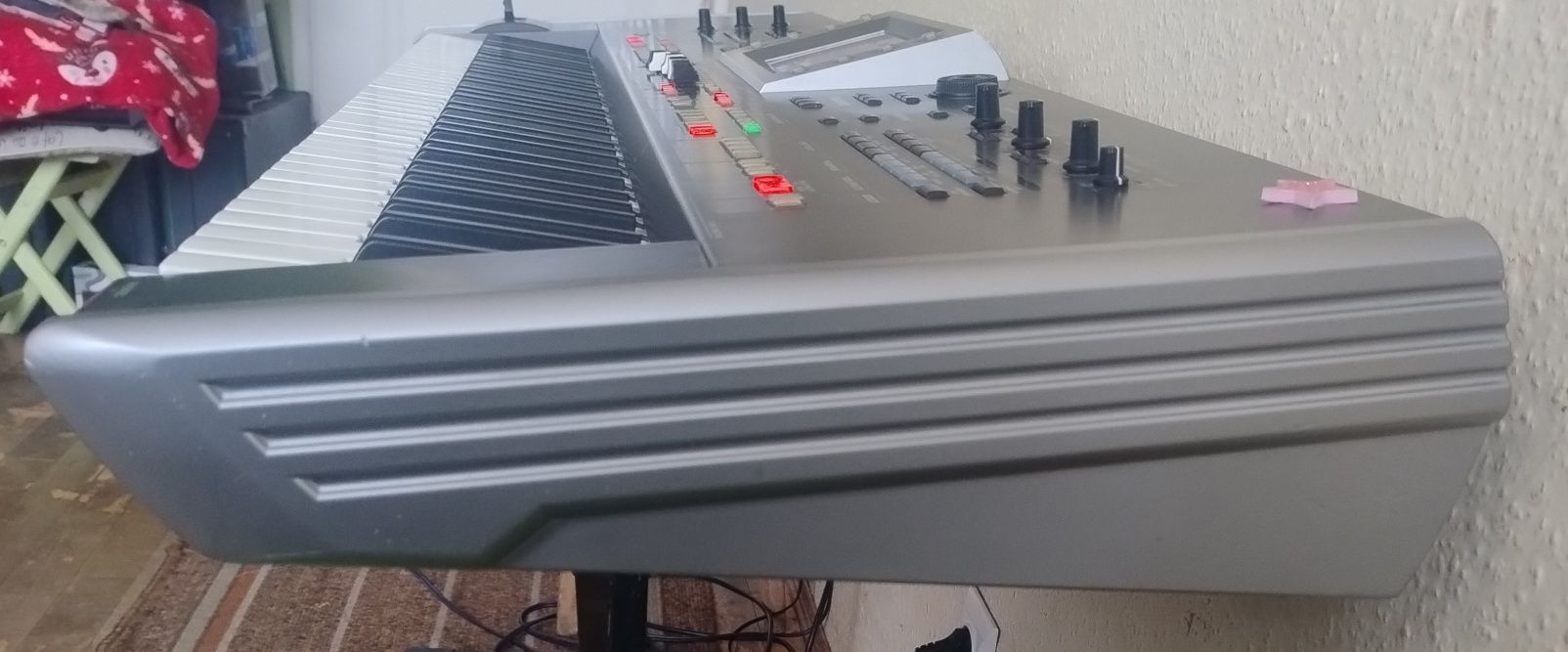 Roland G70  /Ketron/