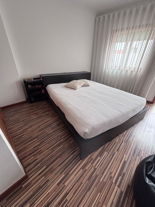 Cama de Casal em ÓTIMO ESTADO