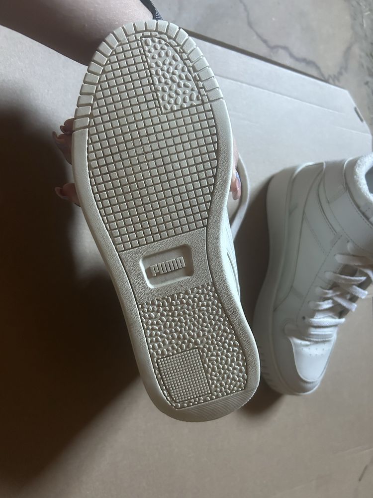 Puma Carina Street