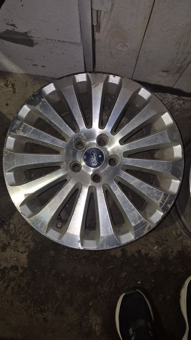 Продаю комплект алюмінієвих дисків оригінал FORD 5 108 17