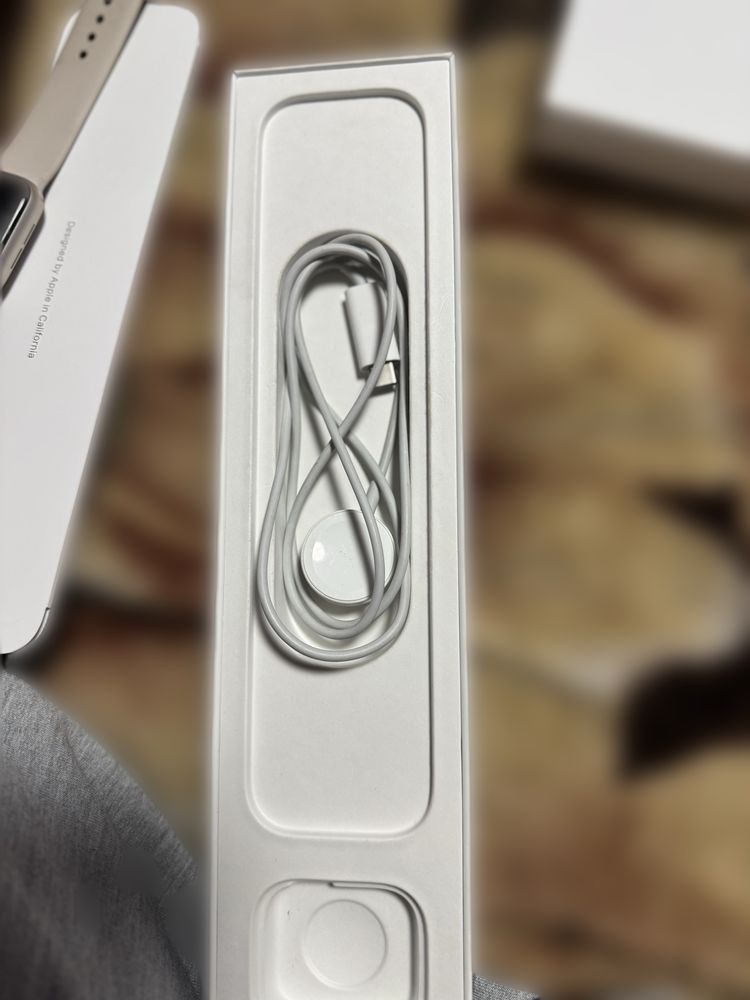 Продам Apple Watch SE, продаю, бо взяла новіший, дуже зручний у викрст