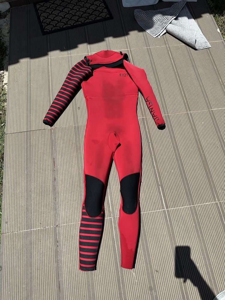 Fato surf Janga 4.3 RIOT BOM ESTADO