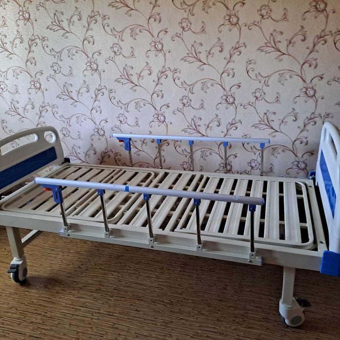 багатофункціональне ліжко для ліжковохворих людей