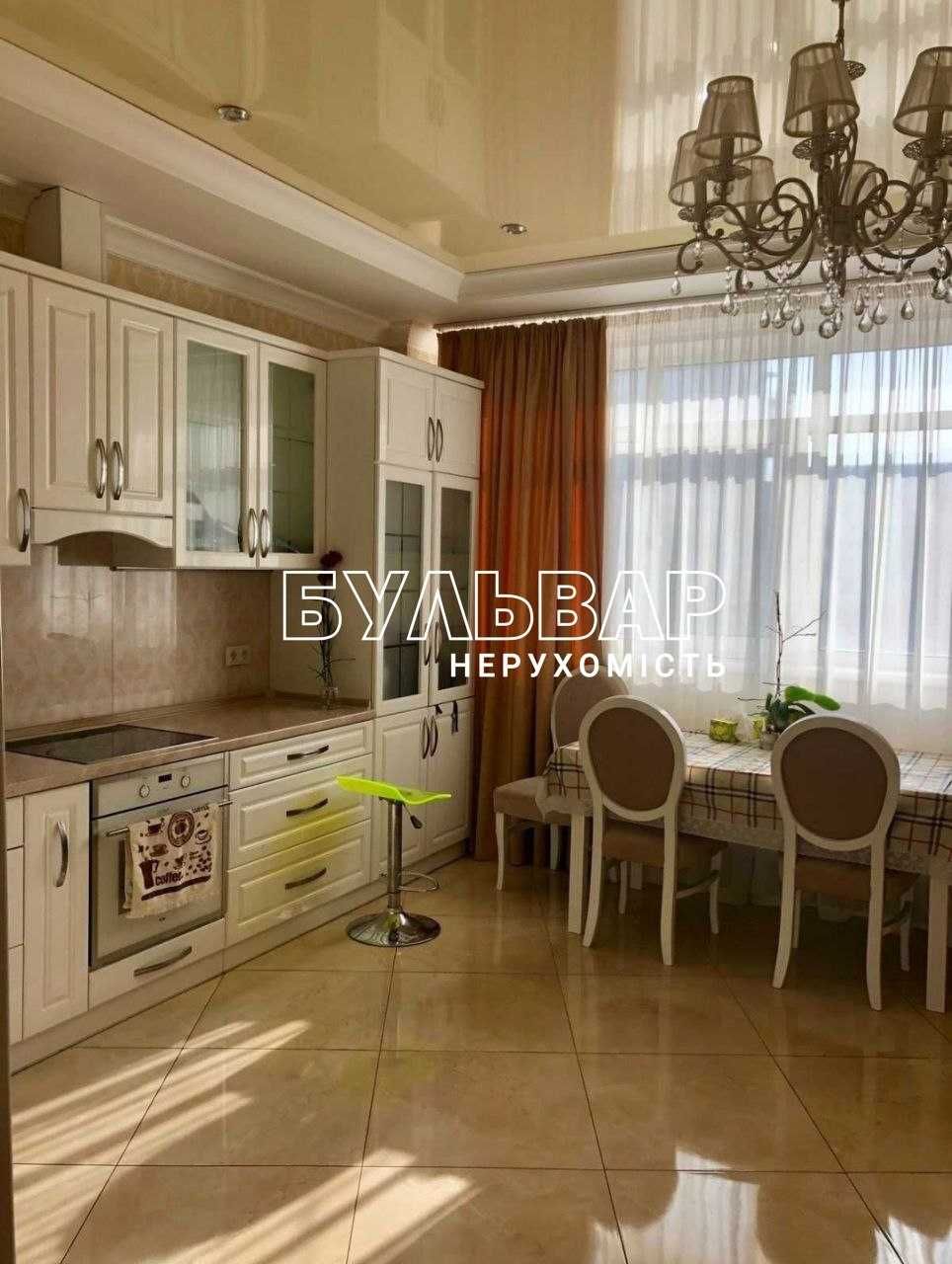 Продам 2к. кв., Центр, ул. Культуры 22, м. Научная, Авантаж