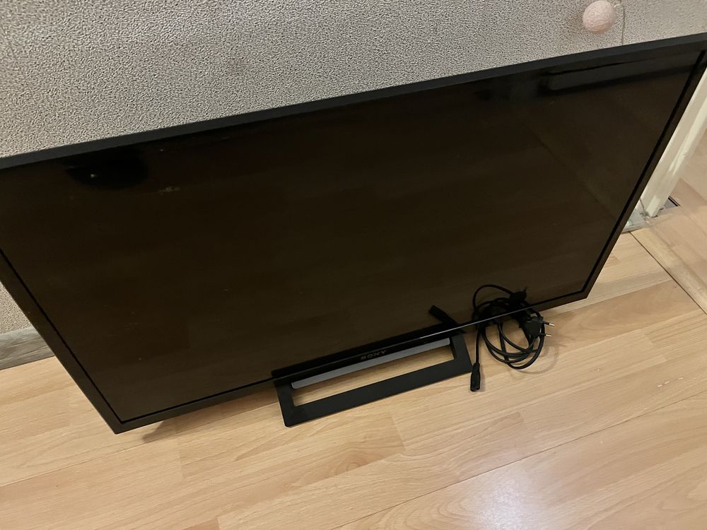 Telewizor Sony 32 cale podstawa, pilot uniwersalny zestaw LED