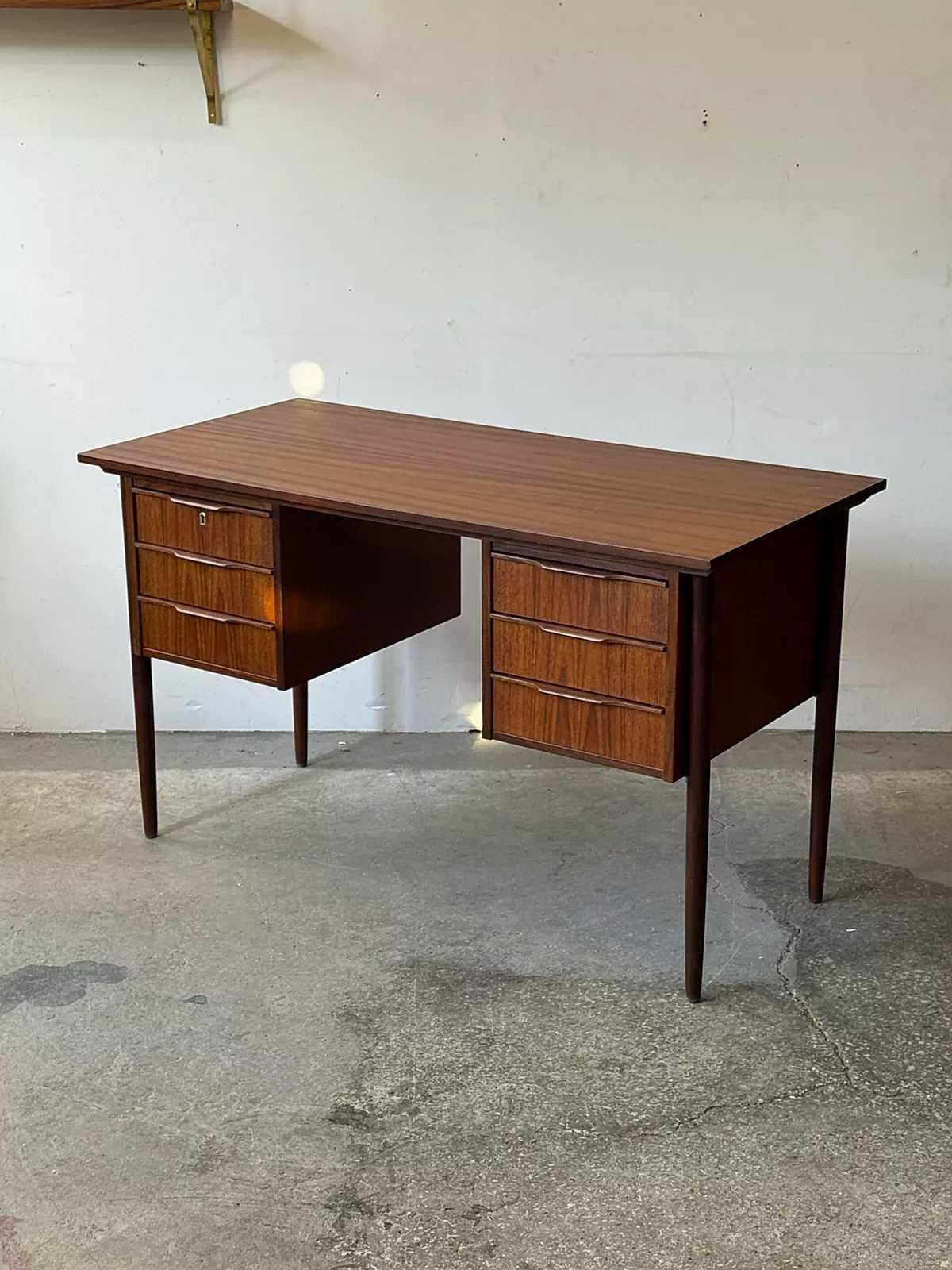 Biurko tekowe, Dania lata 60/70, vintage, mid-c modern