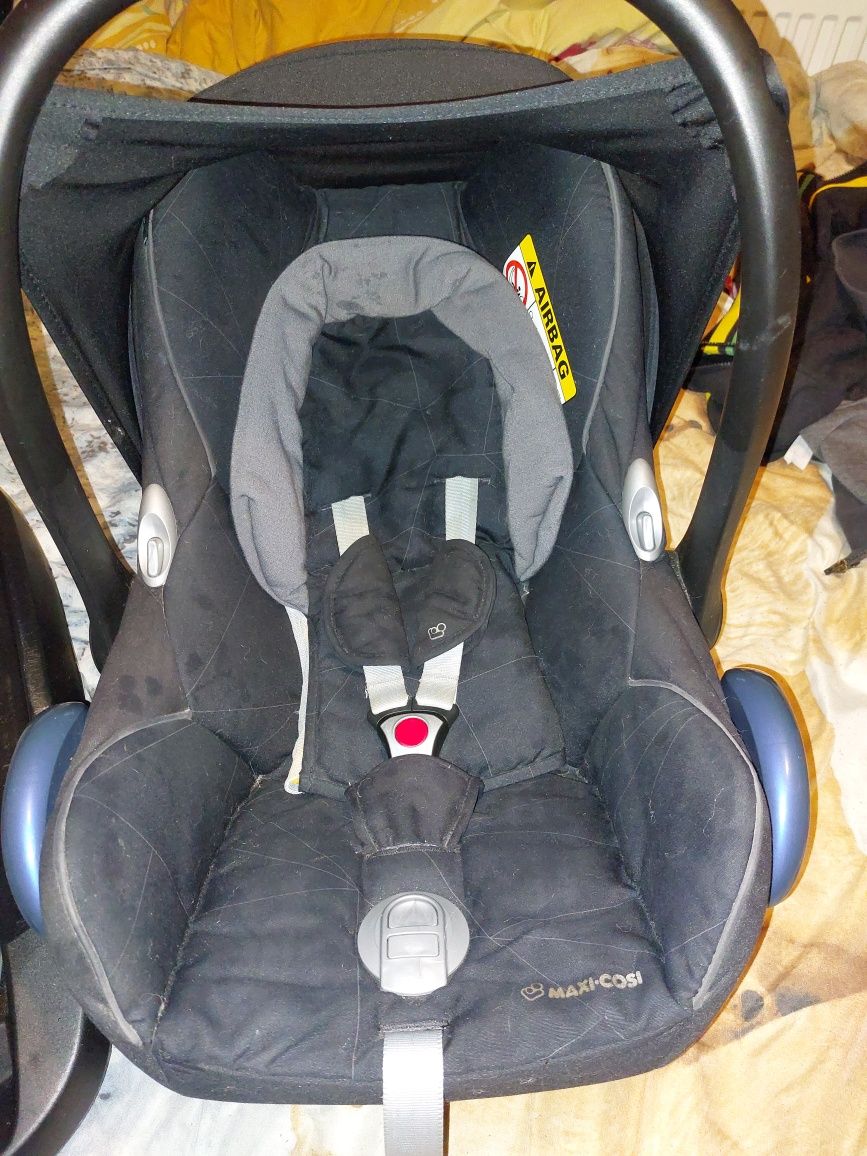 Baza family fix z fotelikiem Maxi Cosi Cabriofix
