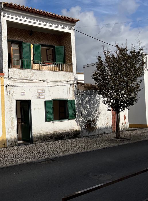 OPORTUNIDADE - FERREIRA DO ALENTEJO - MORADIA R/C + 1º ANDAR + TERRAÇO
