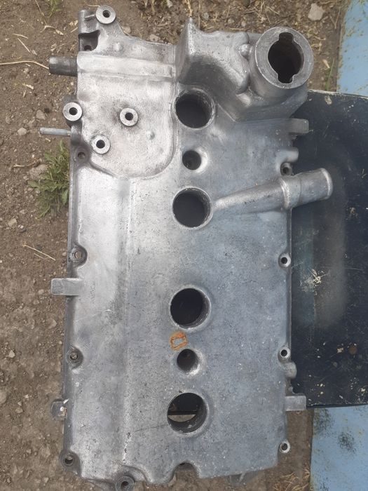 Клапанная крышка двигателя Ваз2112