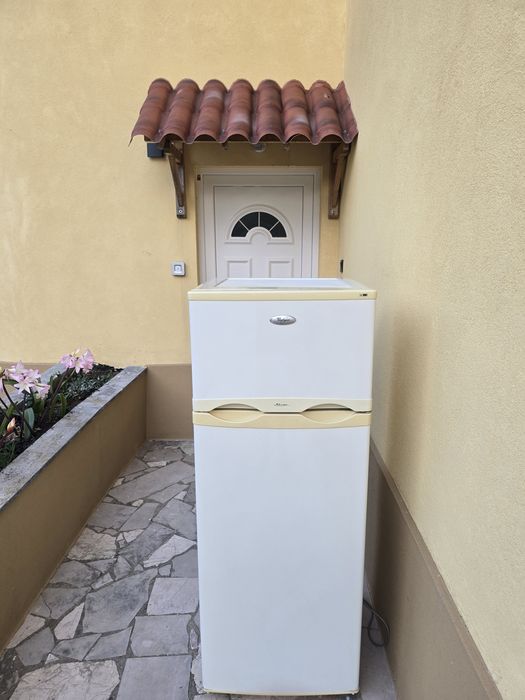 Frigorifico combinado Whirlpool.
A funcionar perfeitamente, com alguma