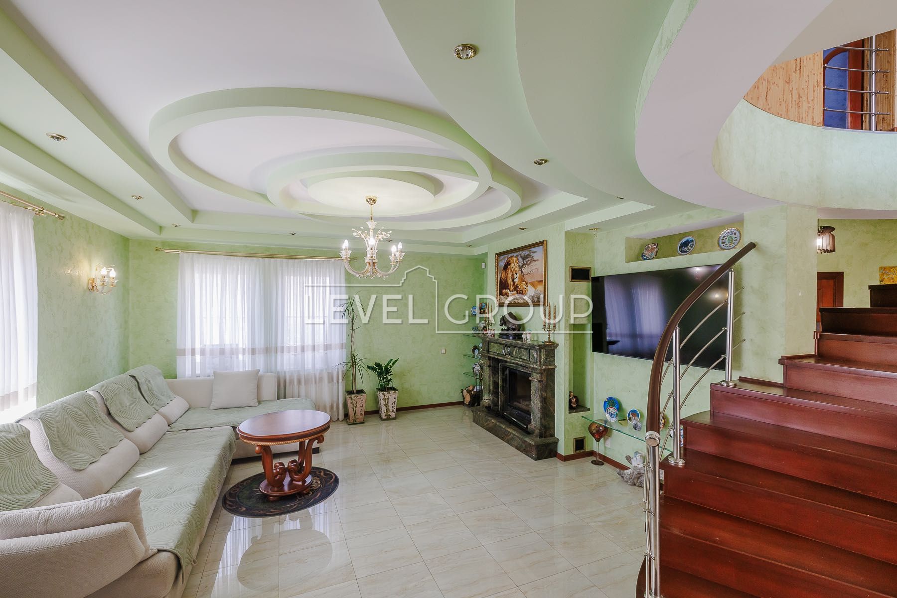 Продаж будинку з ремонтом,Глеваха біля лісу та озер,250 кв.м,8.3 сотки