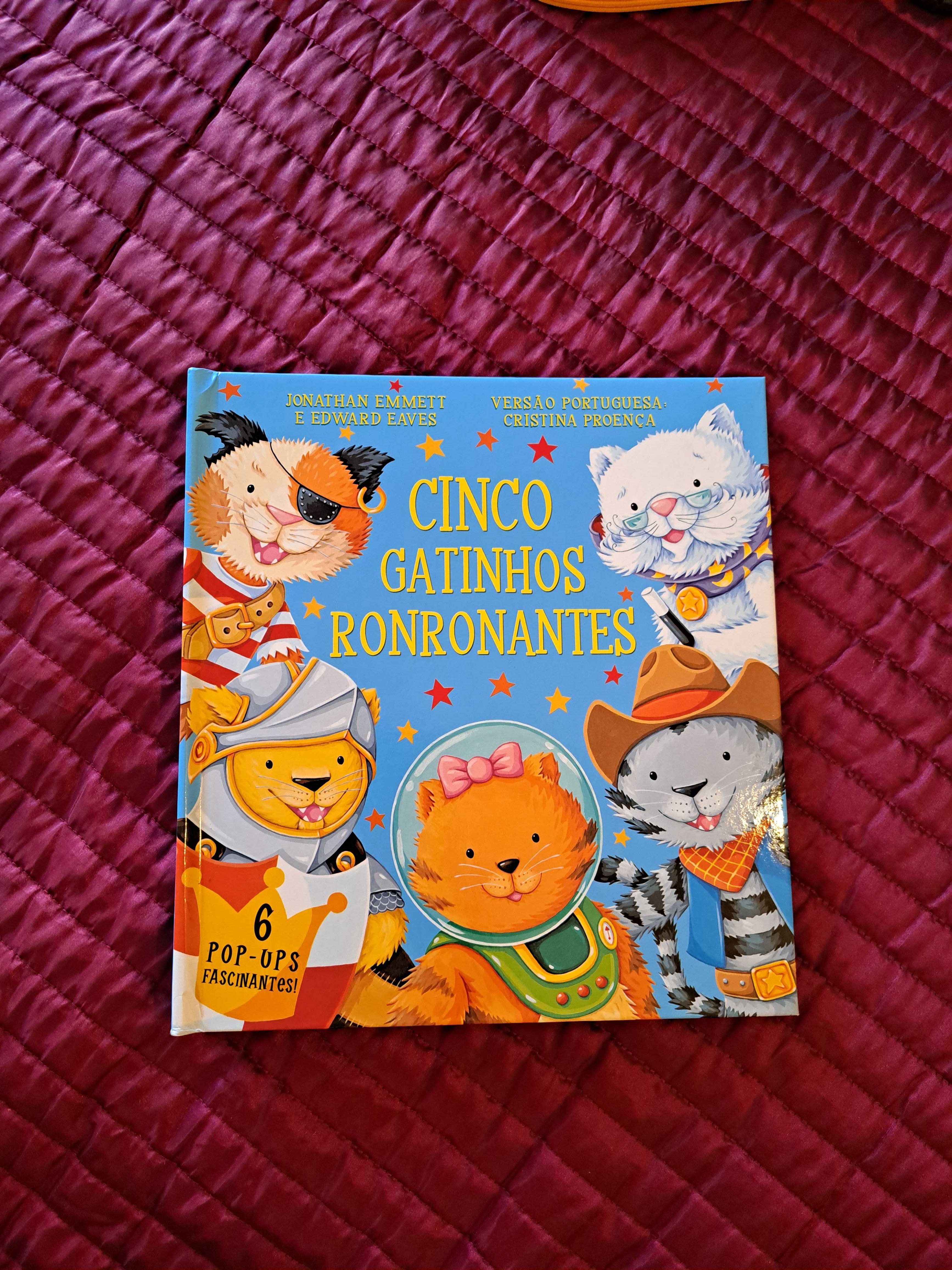 Cinco gatinhos ronronantes - pop-up