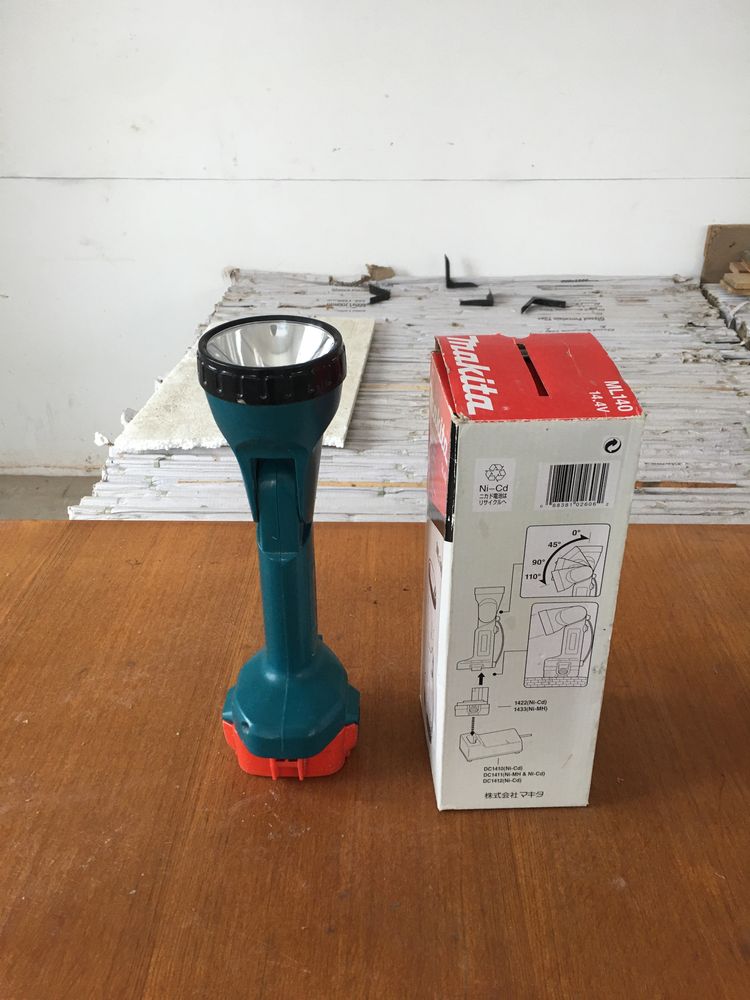 Акумуляторний фонарик Makita ML 140, 14,4V