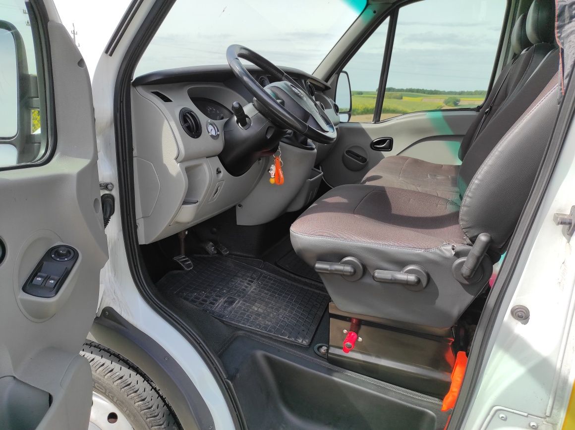 Renault Master 2,5dci Auto laweta Lubelskie