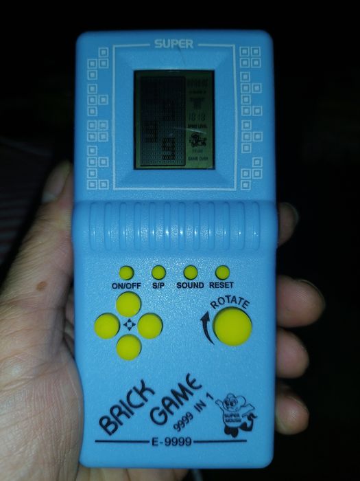 Elektroniczna przenośna gra Brick game 9999 in 1