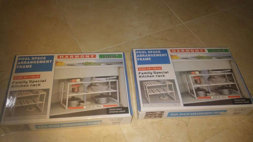 Vendo 2 prateleiras de arrumação