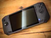 MSI CLAW A1M 064PL - Handheld 120Hz 512GB Intel Core Ultra 7 IPS