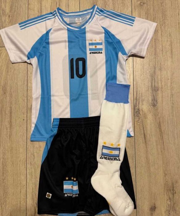 MESSI - Strój piłkarski z getrami 134cm