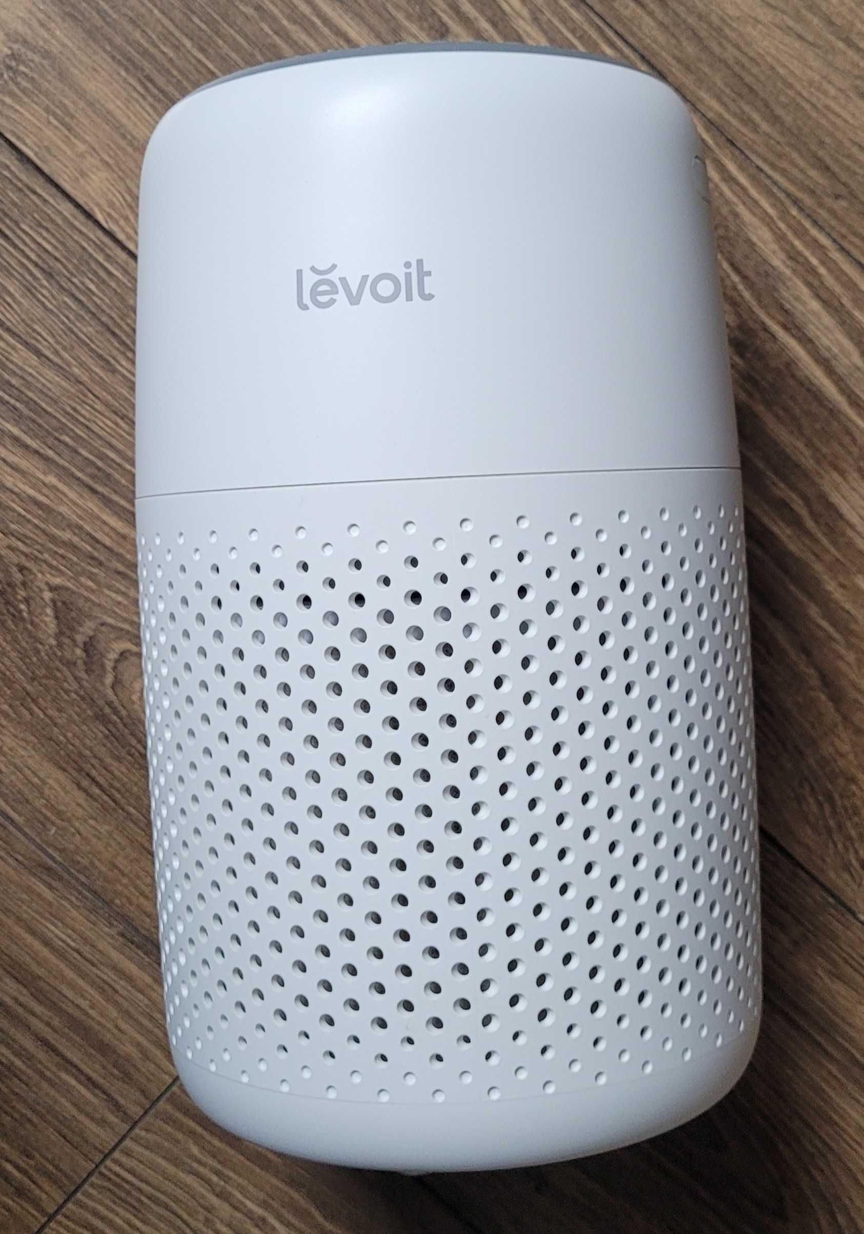 mały oczyszczacz powietrza Levoit LAP-C161 Core Mini HEPA biały działa