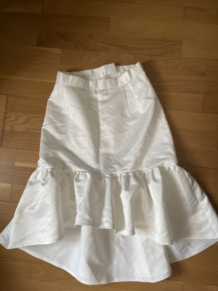 Біла юбка шили на замовлення