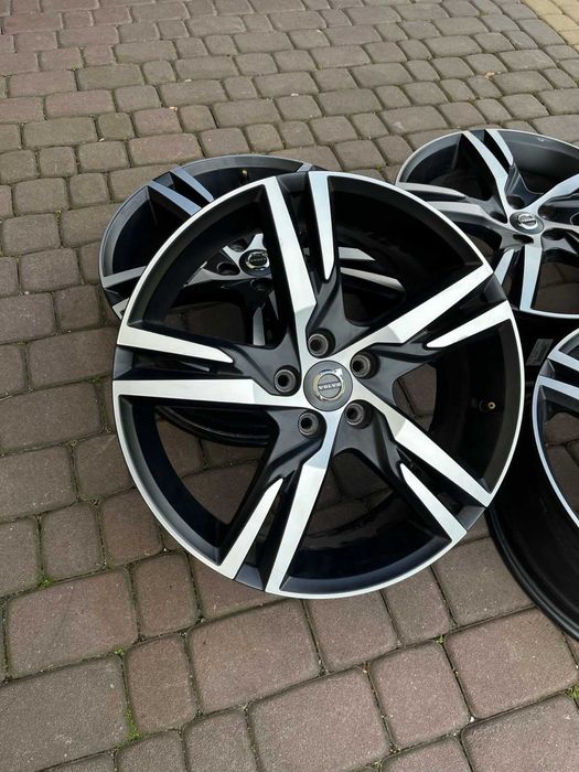 Oryginalne alufelgi Volvo 5x108 19 XC60 XC40 V90 V60 Bicolor R-Design