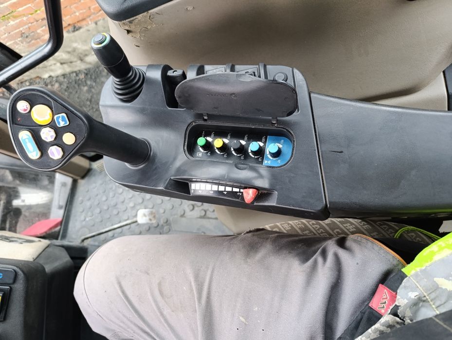 Case CVX 150 z roku 2001