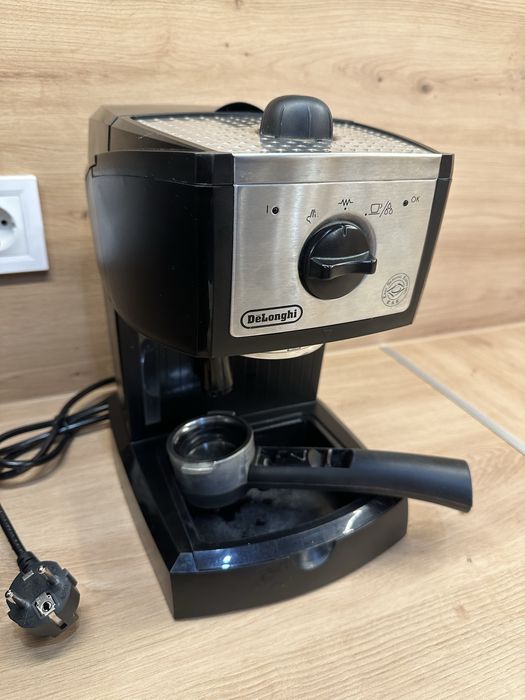 Кавоварка ріжкова delonghi