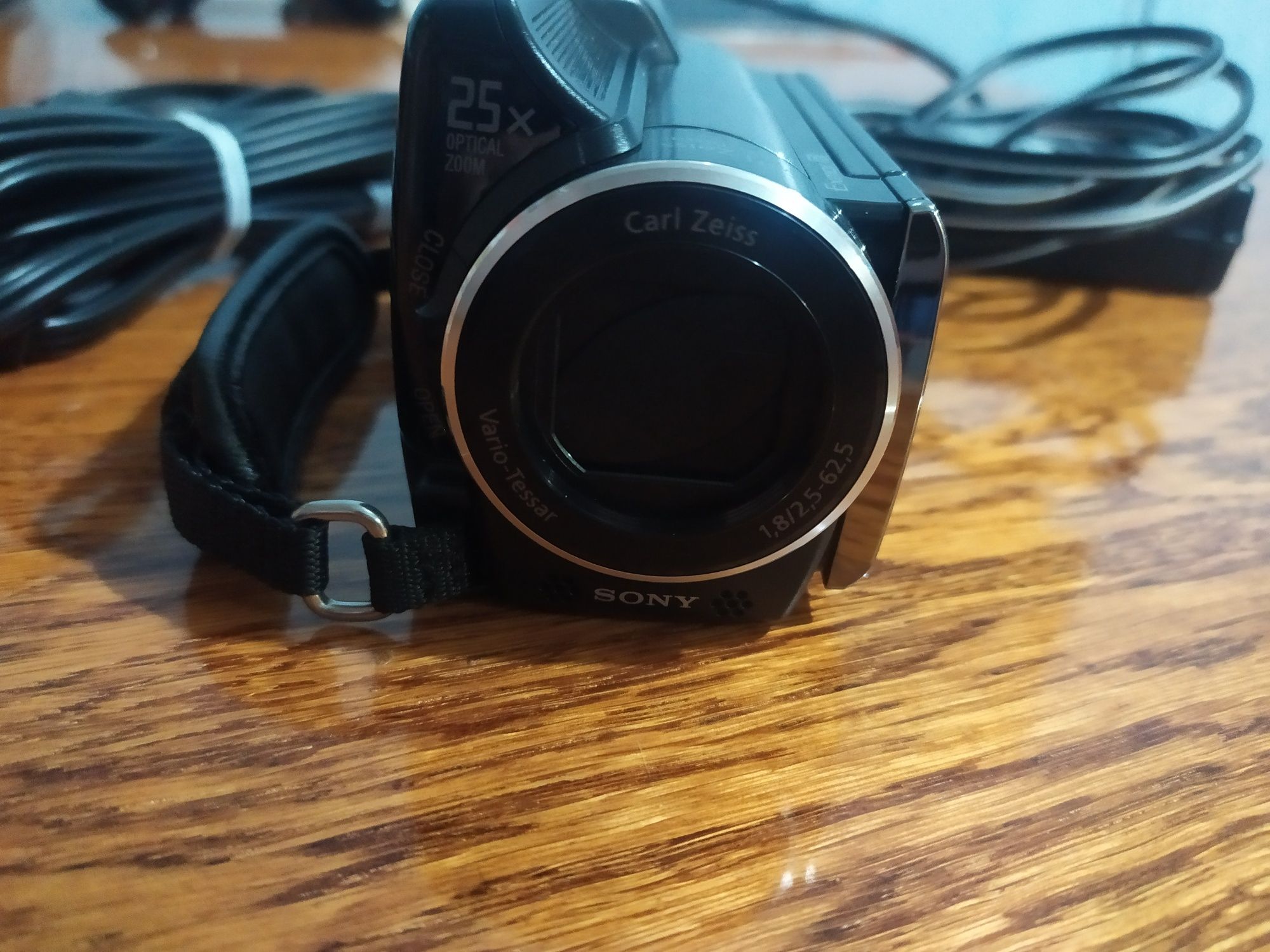 Видеокамера Sony HDR-XR 150E Full HD