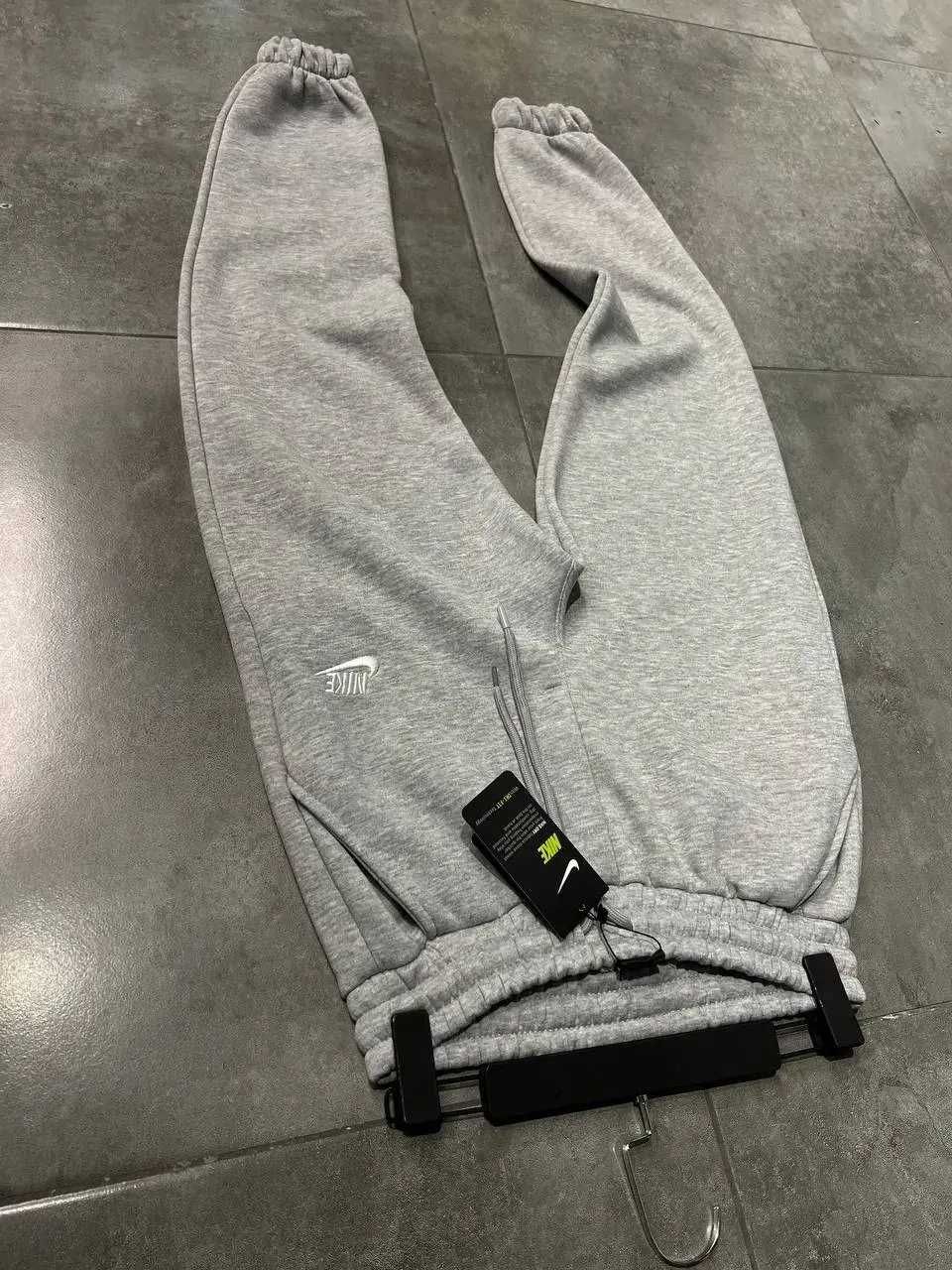 Новые Оригинальные шатны Nike серые // Jordan Серые спортивки (S,M)