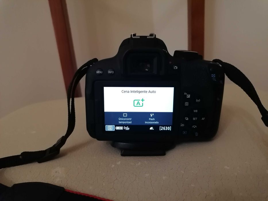 Canon 800 D + objetivas 18-55mm e 15-85mm + mala