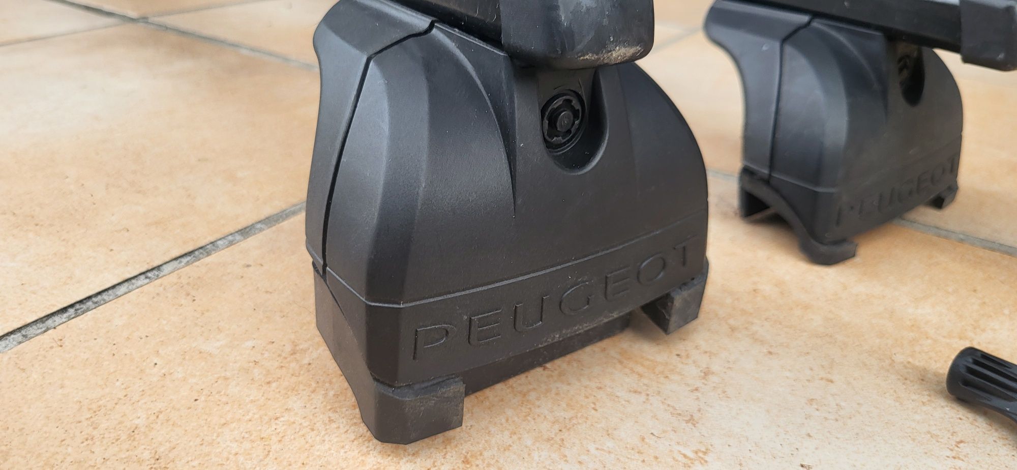 Peugeot 308 SW T 9 oryginalne belki dachowe bagażnik