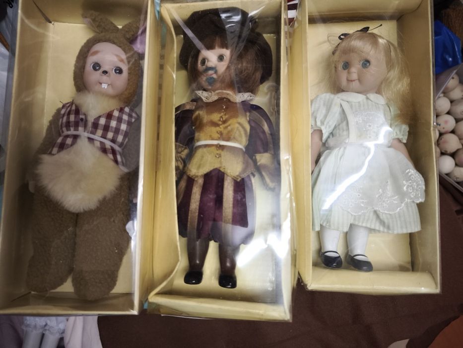 Coleção de bonecas de porcelana