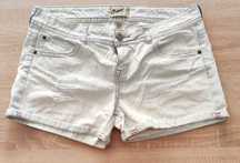 jasne jeansowne spodenki Bershka