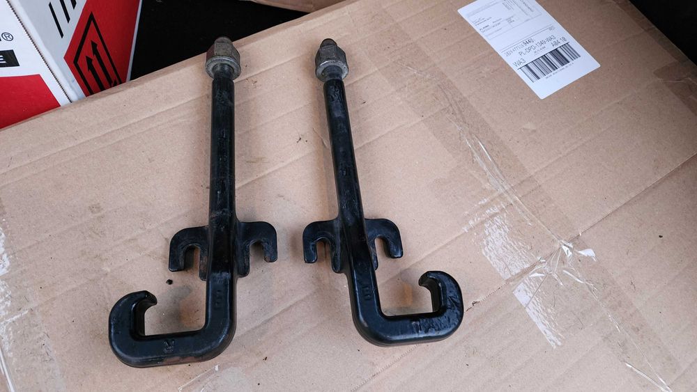 JEEP GRAND CHEROKEE WK2 ucha holownicze przednie