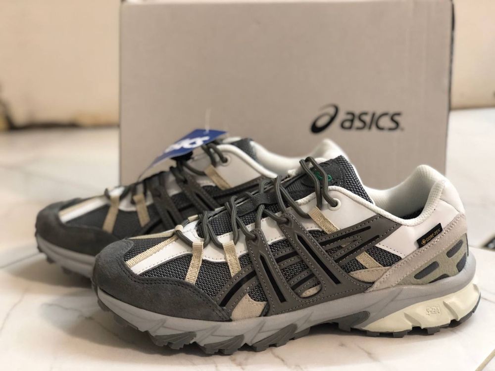 Кросівки ASICS 43 розмір