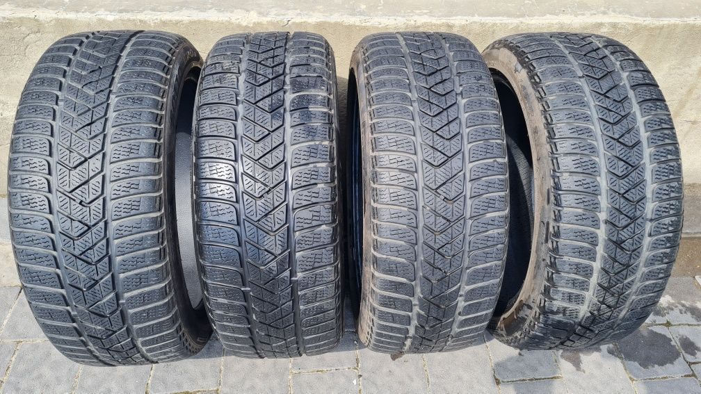 Шини 225/45 R18 95V Pirelli Sottozero 3